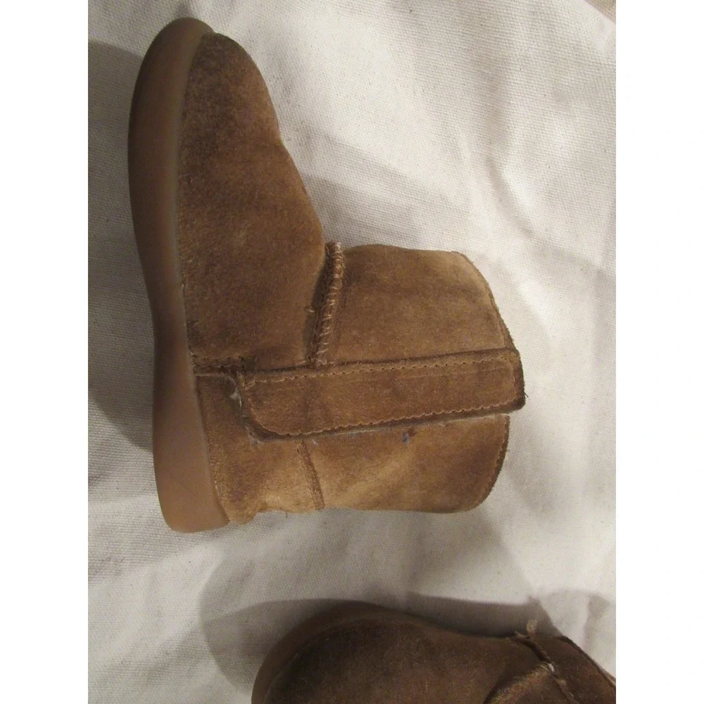 UGG Keelan Chestnut Suede Sheepskin Ankle Boots Kids Size 6 TODDLER 1096089T
